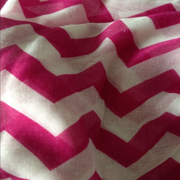 Two scarfs - Picture 2 of 3